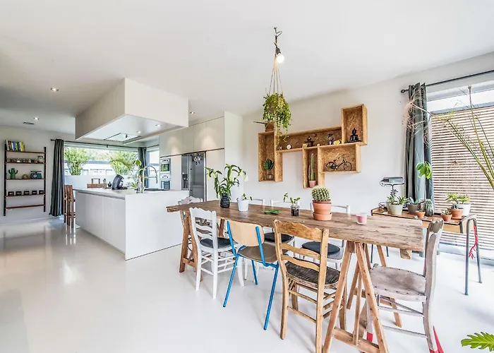 Vosseslag - Garage And Big Garden By Interhome *